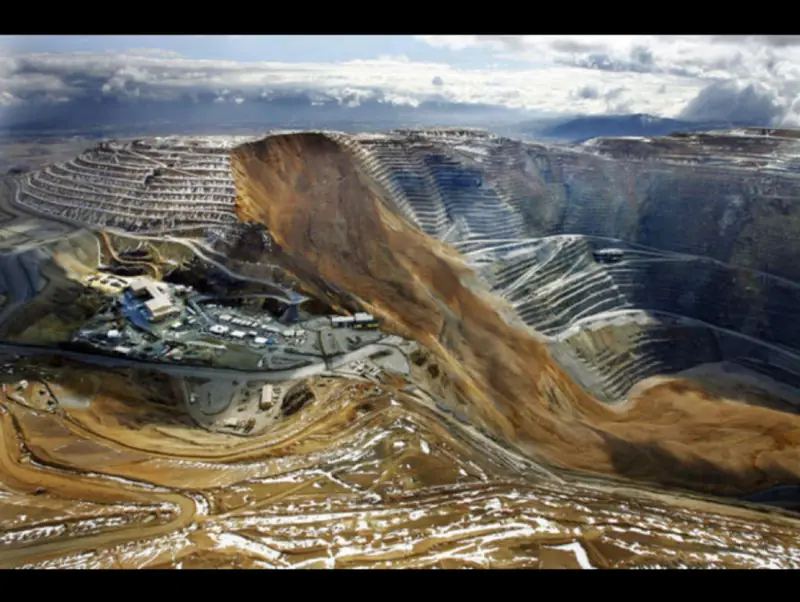 Bingham Canyon manefay failure of 145 million tons that travelled 1.5 miles in 90 seconds