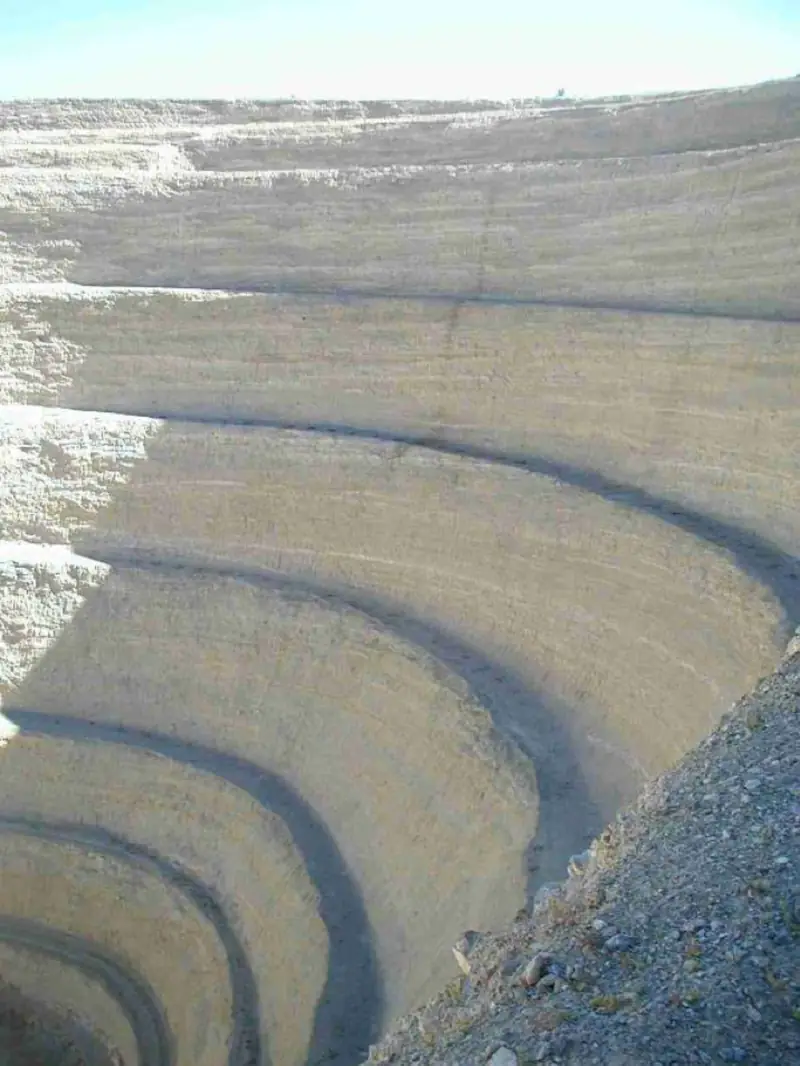 Optimized slope in cemented alluvium